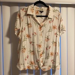 Torrid beige blouse with floral print
